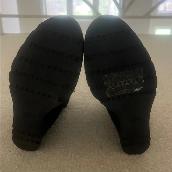 UGG Women’s Kyra Wedge Ankle Boots - Picture 5 of 10